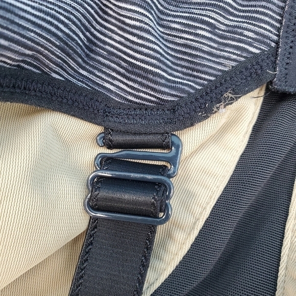 Lululemon black and grey striped sports bra size 4 - Picture 6 of 11